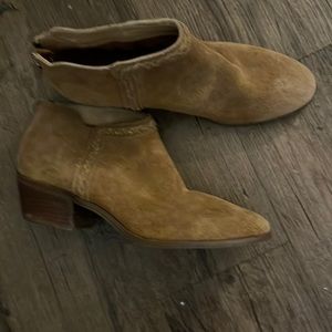 Women’s Suede ankle boots Rowen size 8 1/2 camel color